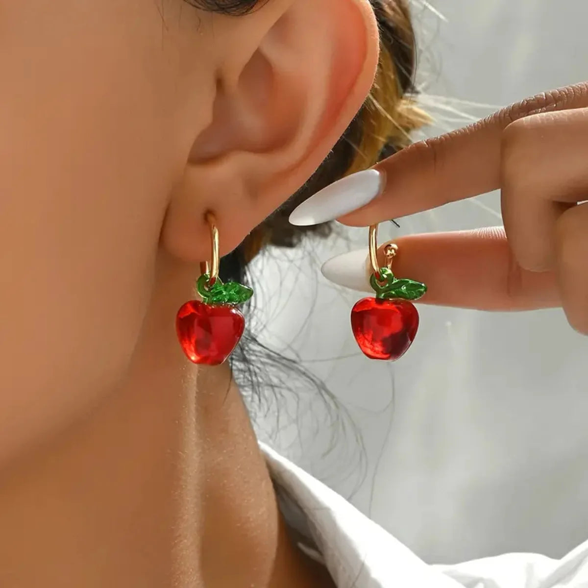 Pendientes de resina de manzana roja y cereza ✨   Lindos pendientes de moda dulces y delicados para mujer - Frutas adorables - Joyería diaria inspirada