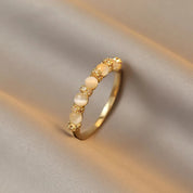 Anillo de ópalo ajustable