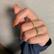 Anillo de ópalo ajustable