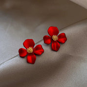 Pendientes de plata S925 con aguja para personas mayores, pétalos rojos, temperamento rojo, bonitos pendientes de flores pequeñas, joyería femenina, joyería de moda