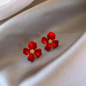 Pendientes de plata S925 con aguja para personas mayores, pétalos rojos, temperamento rojo, bonitos pendientes de flores pequeñas, joyería femenina, joyería de moda