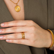 Anillo de oro ajustable apilable