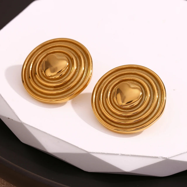 Pendientes de corazón dorado