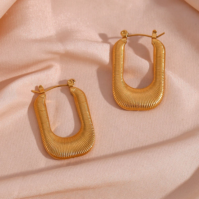 Pendientes elegantes con textura