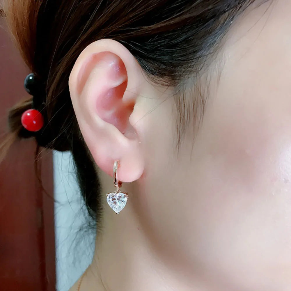 Encantadores pendientes de aro de Color dorado con forma de corazón, pendientes colgantes de circón para mujer, joyería de boda, regalo para mujeres y niñas