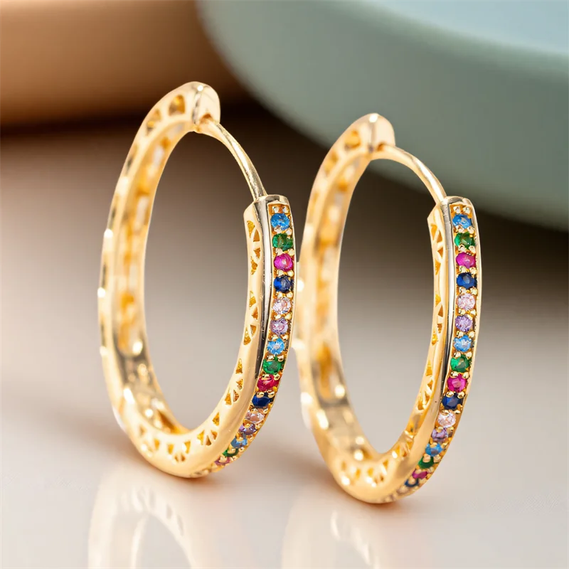 Pendientes redondos de aro de piedra Multicolor con circonita de arcoíris para mujer, hebilla de oreja de Color dorado, joyería para fiesta y boda diaria, regalo del Día de la madre
