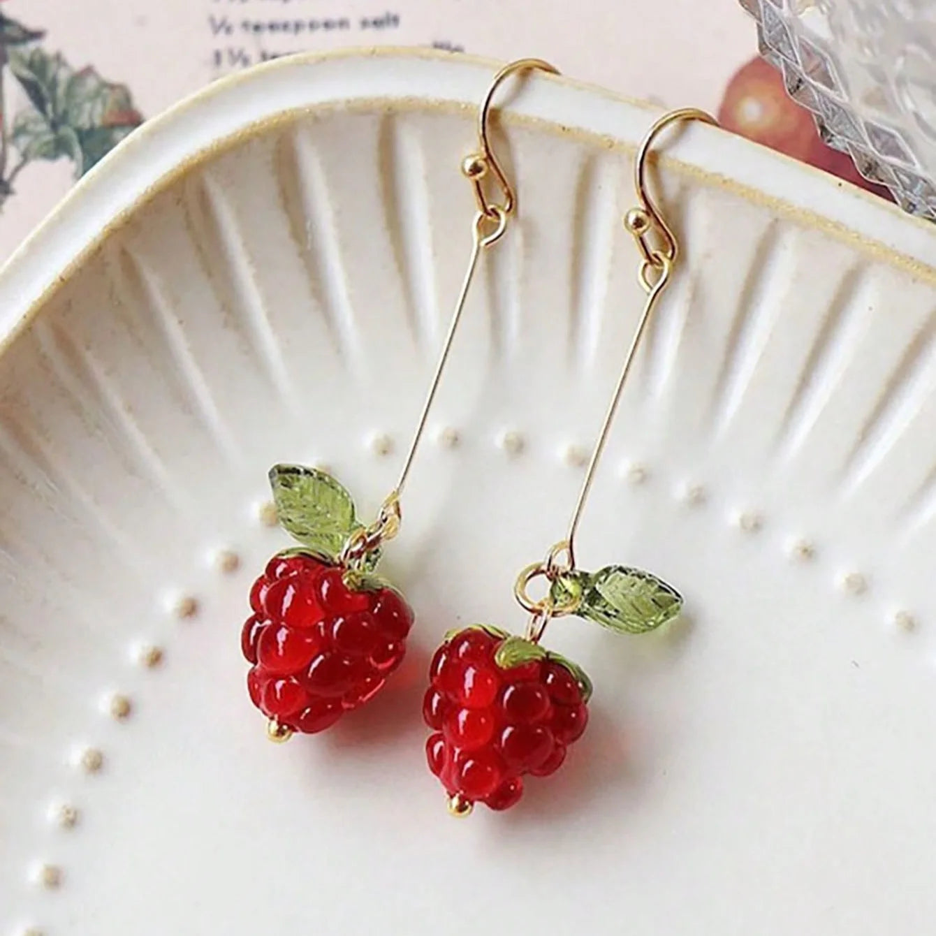 set de pendientes de resina hechos a mano con forma de frambuesa, pendientes colgantes de baya roja dulce