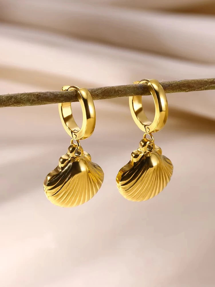 Exquisitos pendientes de estrella de mar de concha para mujer, pendientes de gota chapados en oro con perlas de imitación, joyería de acero inoxidable para fiesta 2025