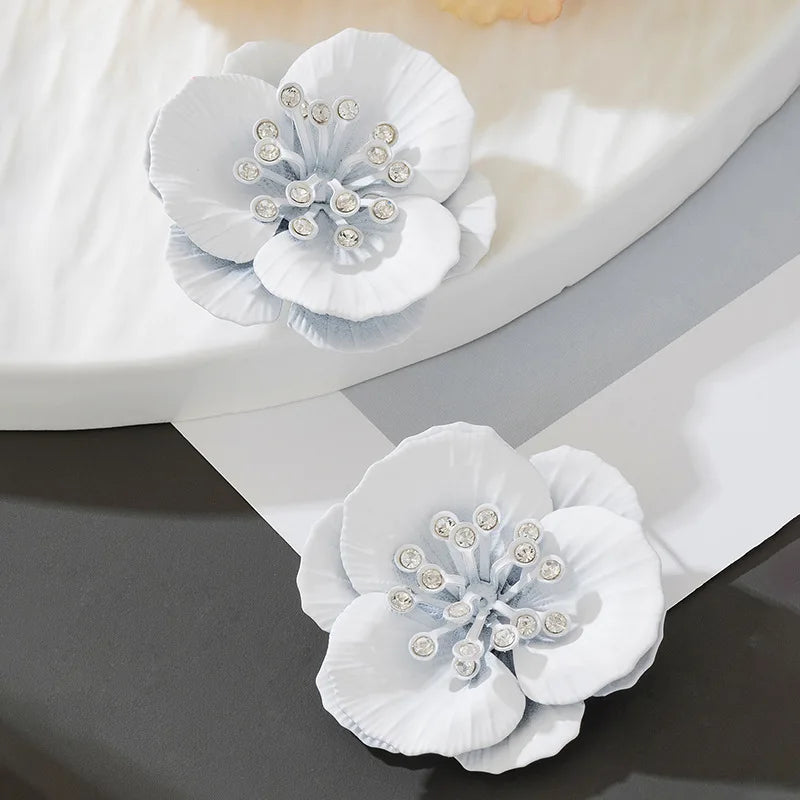 Pendientes de tuerca para mujer, pendientes de flores grandes exagerados, pintura en aerosol de Metal, accesorios florales mate para las orejas, joyería de moda DE171