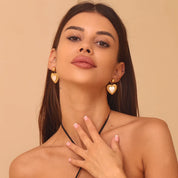 E.B.belle Pendientes con colgante de corazón radiante de concha, resistente al agua, decoración chapada en oro de 18 quilates, joyería de acero inoxidable 316L
