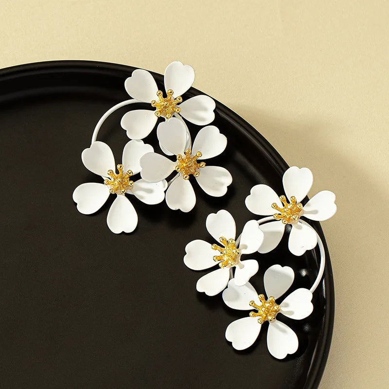 Pendientes de flores tridimensionales Retro geométricos para mujer, regalo de fiesta, joyería de moda, accesorios para las orejas BE490