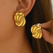 Pendientes geométricos de moda para mujer, pendientes de Metal de Color dorado para mujer, uso diario, estilo Simple, la mejor joyería Gitf