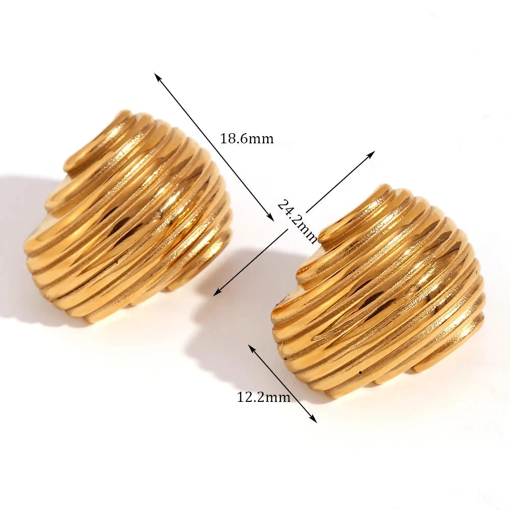Pendientes geométricos dorados