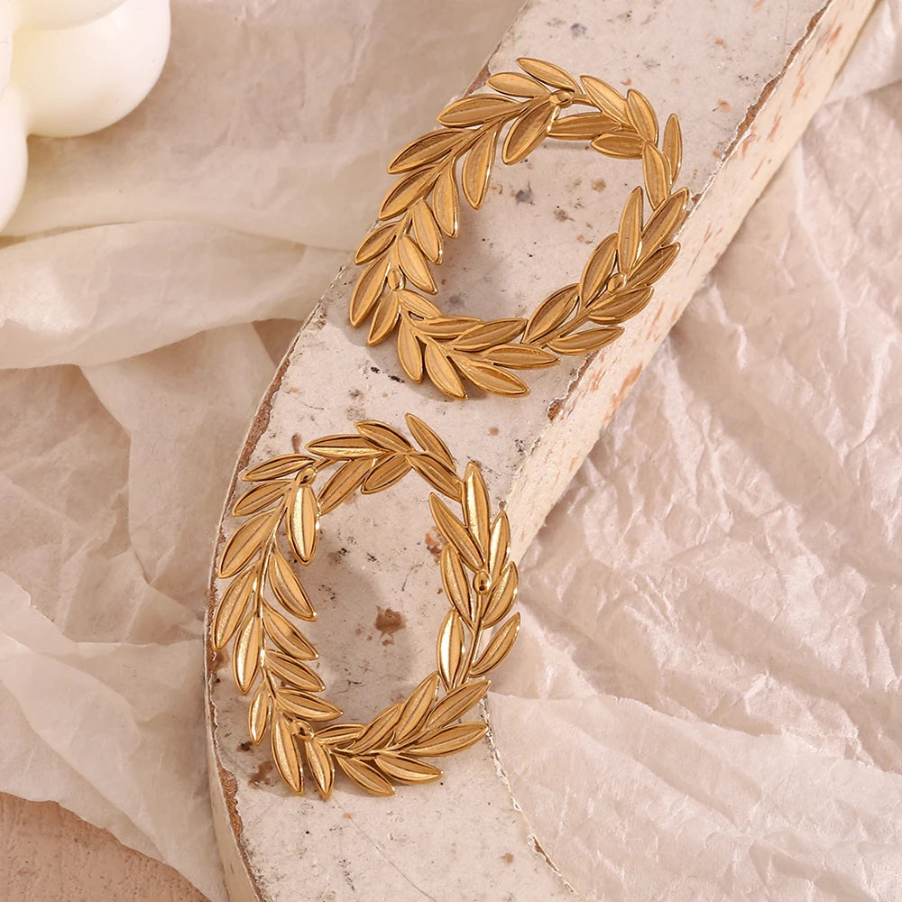 Pendientes de aro de hoja en forma de anillo en O impermeables, pendientes simples de acero inoxidable 316L, joyería chapada en oro de 18K para mujer