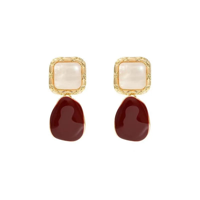 Pendientes franceses Retro elegantes con forma de gota de agua, color rojo vino, pendientes pequeños con cara para mujer, joyería de regalo de Navidad, colgantes al por mayor