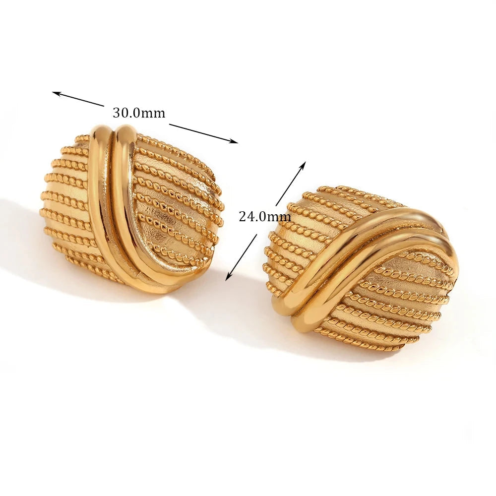 Pendientes de botón elegantes