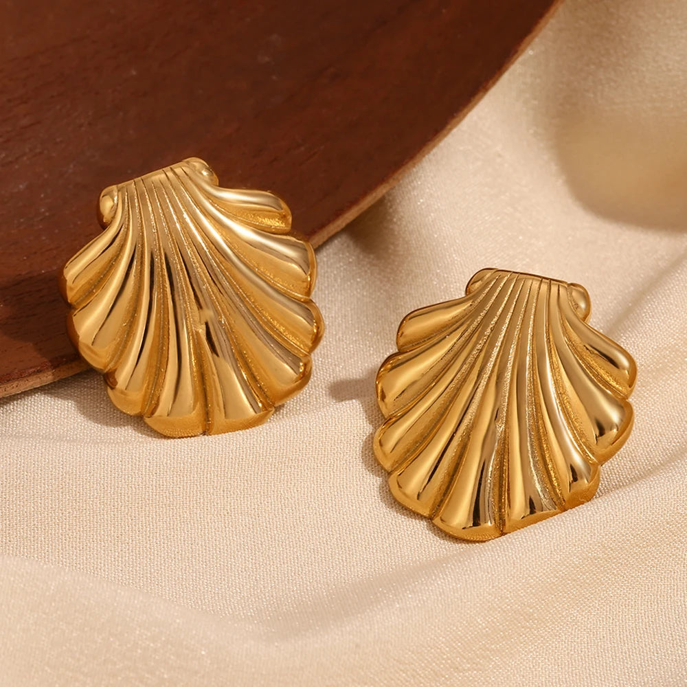 Pendientes de tuerca de concha para mujer, aretes de acero inoxidable 316L, resistentes al agua, hipoalergénicos, chapados en oro de 18K, regalo
