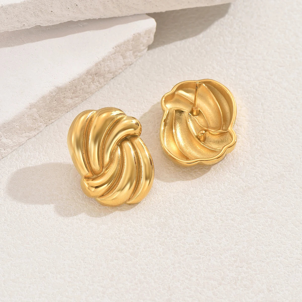 Pendientes geométricos de moda para mujer, pendientes de Metal de Color dorado para mujer, uso diario, estilo Simple, la mejor joyería Gitf