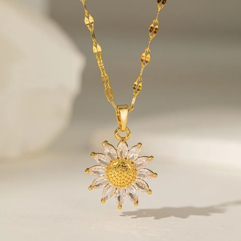Collares de acero inoxidable con girasoles para mujer, cadena de clavícula femenina chapada en oro de 18 quilates, regalo de joyería, nueva moda