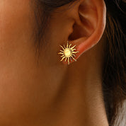 Pendientes de acero inoxidable Moda retro Elegante temperamento Plantas Pendientes de flores de girasol Joyería de mujer Ropa de desplazamiento diario