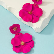 Pendientes colgantes de flores fucsia para mujer, chapados en oro, Spray blanco fucsia, pendientes colgantes de flores grandes, pendientes nupciales de vacaciones