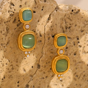 E.B.belle Pendiente de tuerca con piedras preciosas verdes cuadradas con diamantes de imitación de estilo vintage, acero inoxidable 316L, dije hipoalergénico chapado en oro de 18 quilates