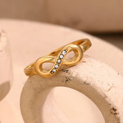 Anillo minimalista de diamantes