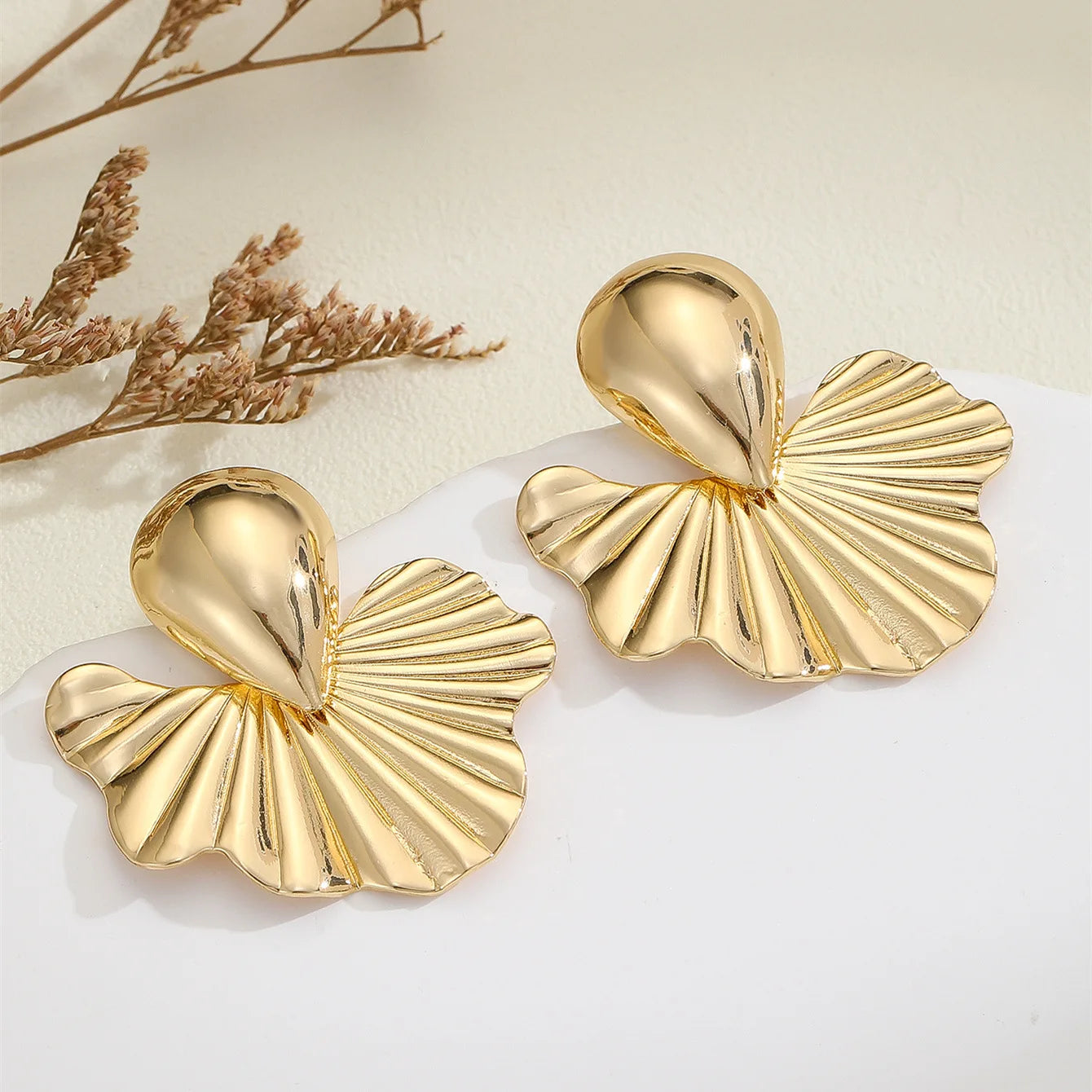 KMVEXO-pendientes de tuerca geométricos Vintage para fiesta Punk para mujer, aretes de hojas de albaricoque, accesorios de joyería para oreja a la moda, Gif 2024