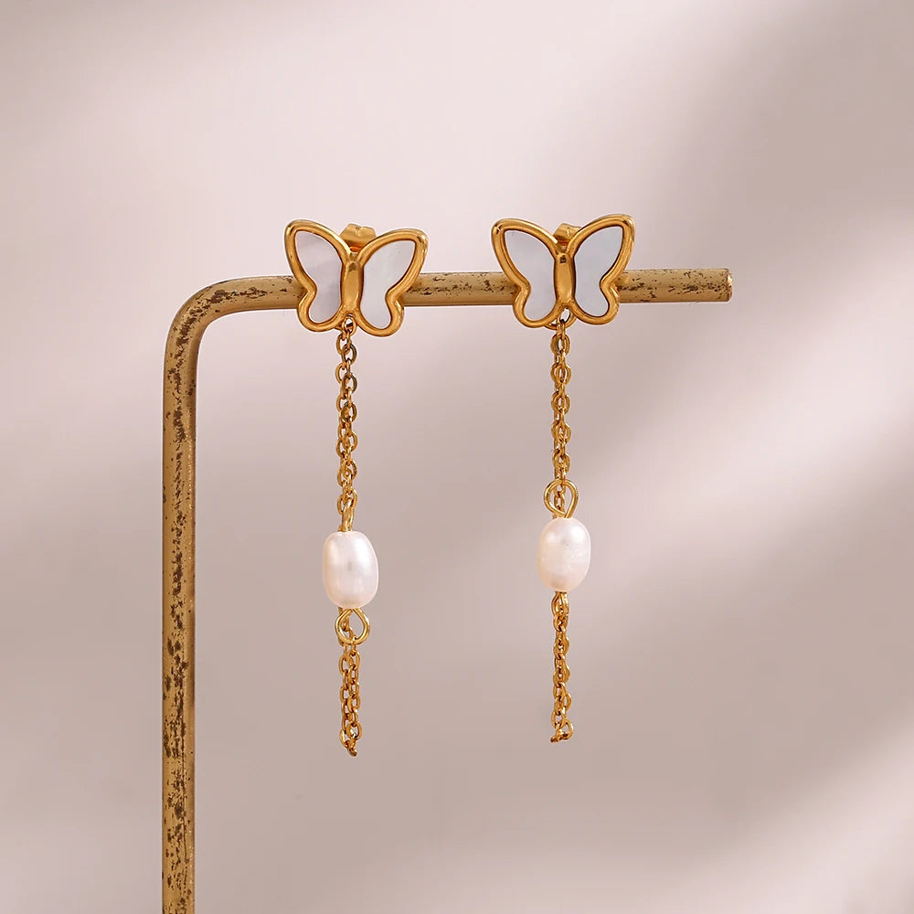 Elegantes pendientes de mariposa