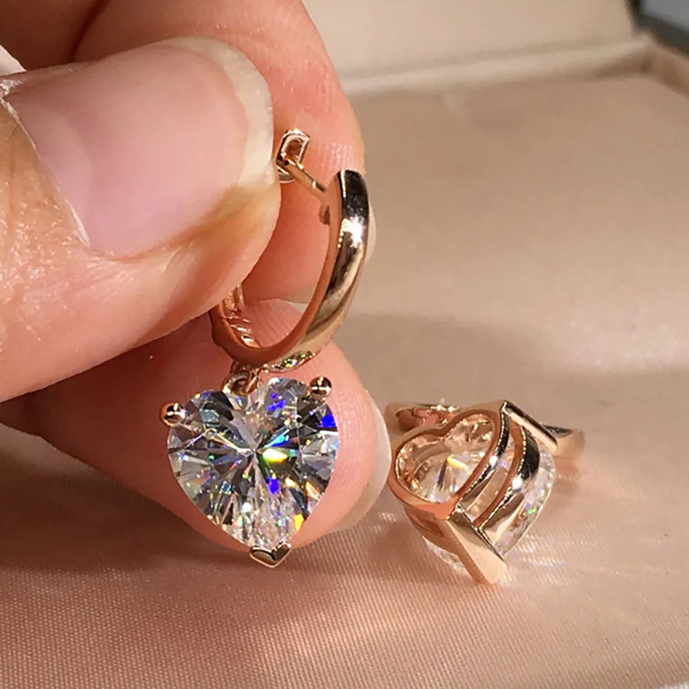 Encantadores pendientes de aro de Color dorado con forma de corazón, pendientes colgantes de circón para mujer, joyería de boda, regalo para mujeres y niñas