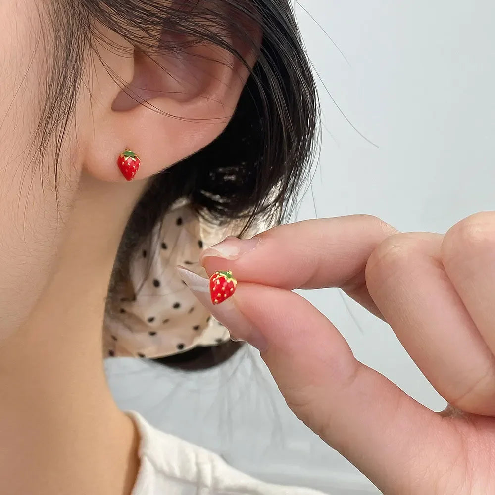 Pendientes pequeños y bonitos de fresa roja para mujer, pendientes de regalo de cumpleaños, accesorios de joyería