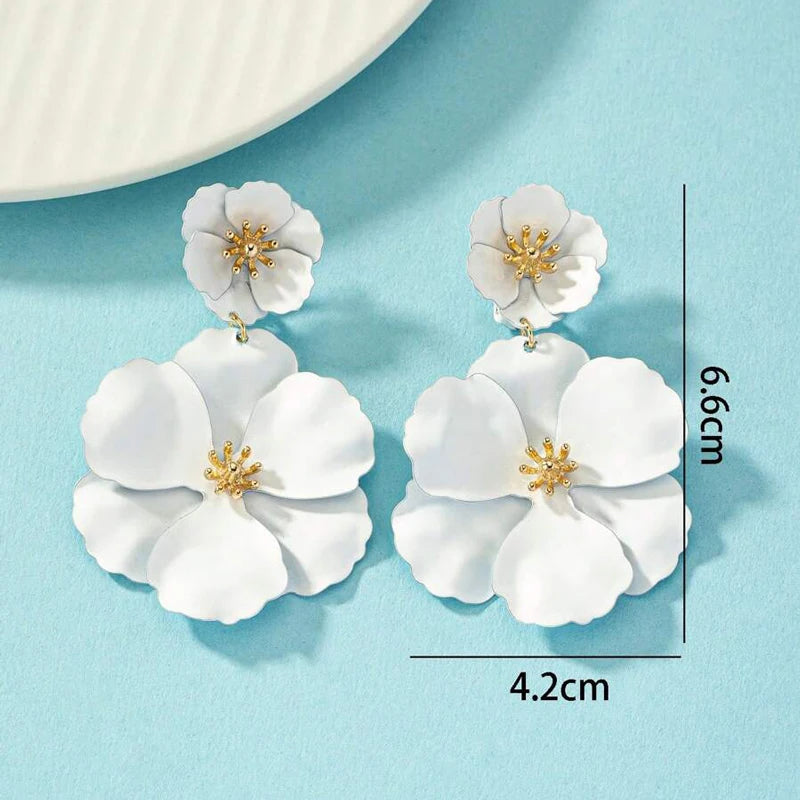 Pendientes colgantes de flores fucsia para mujer, chapados en oro, Spray blanco fucsia, pendientes colgantes de flores grandes, pendientes nupciales de vacaciones