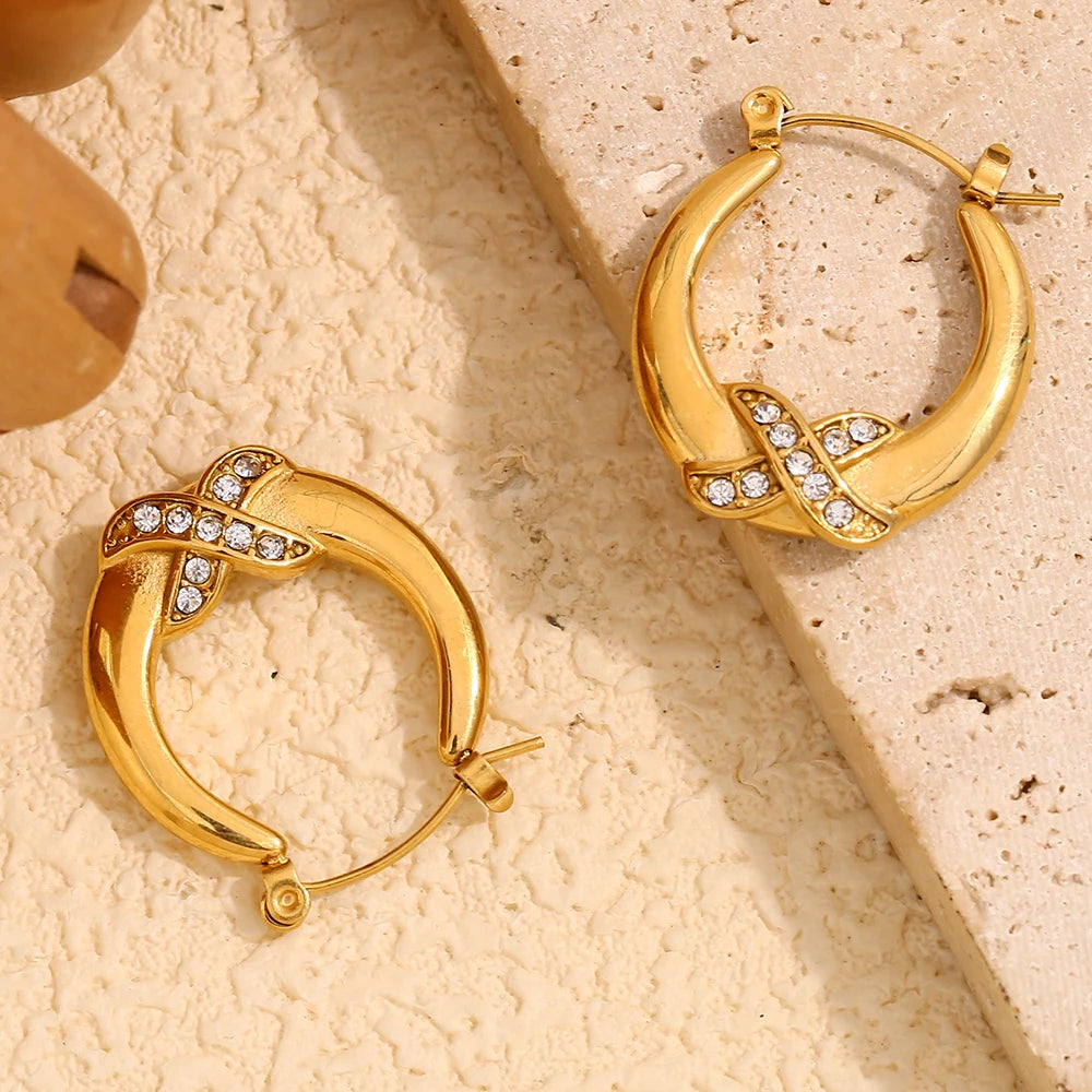 E.B.belle, nuevo diseño, pendientes de aro de lujo Crossing X con diamantes de imitación, chapado en oro de 18 quilates, joyería de moda para fiesta de acero inoxidable para mujer
