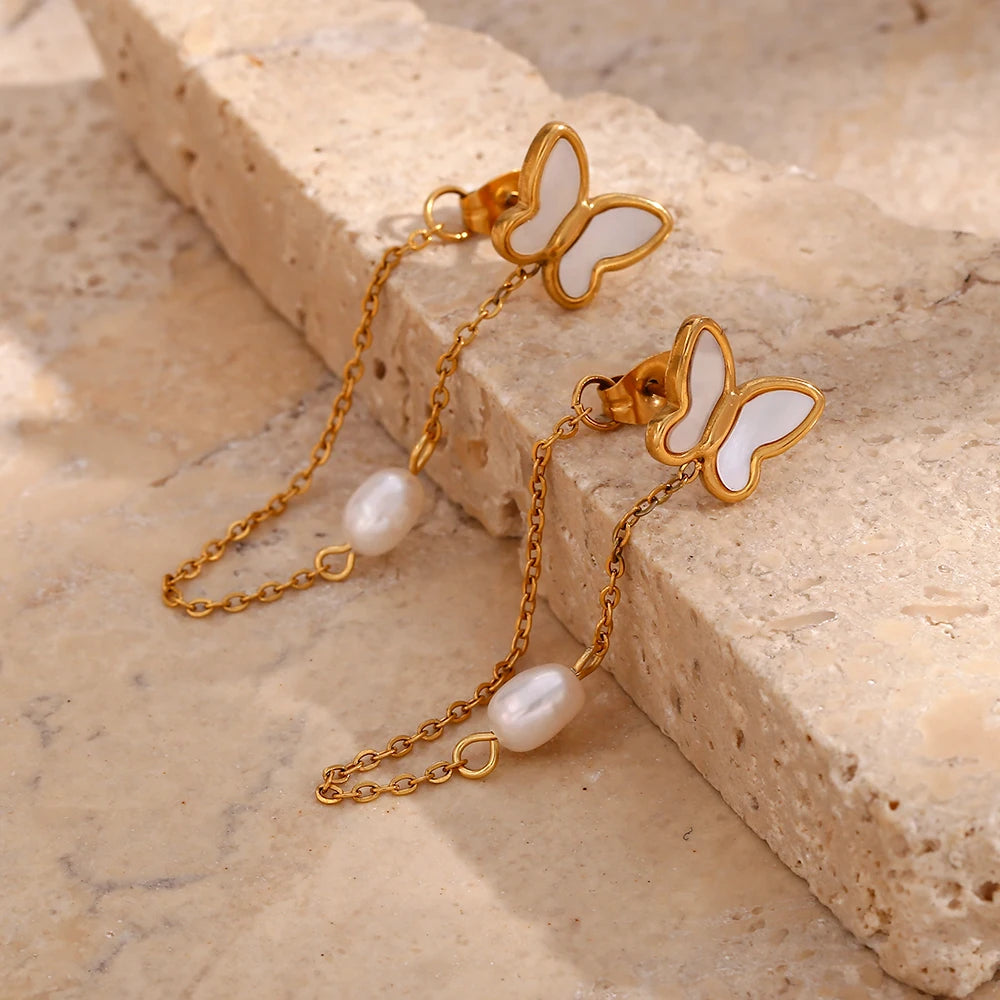 Elegantes pendientes de mariposa