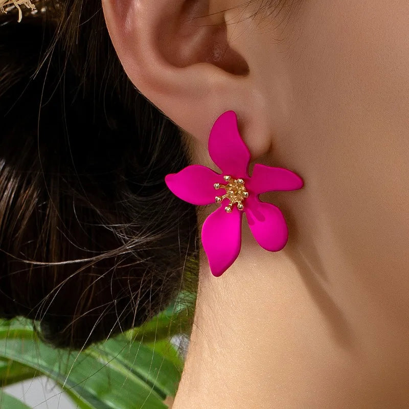 Pendientes de tuerca con elemento floral, accesorios para las orejas de temperamento Retro, regalo de fiesta, joyería de moda OL E482