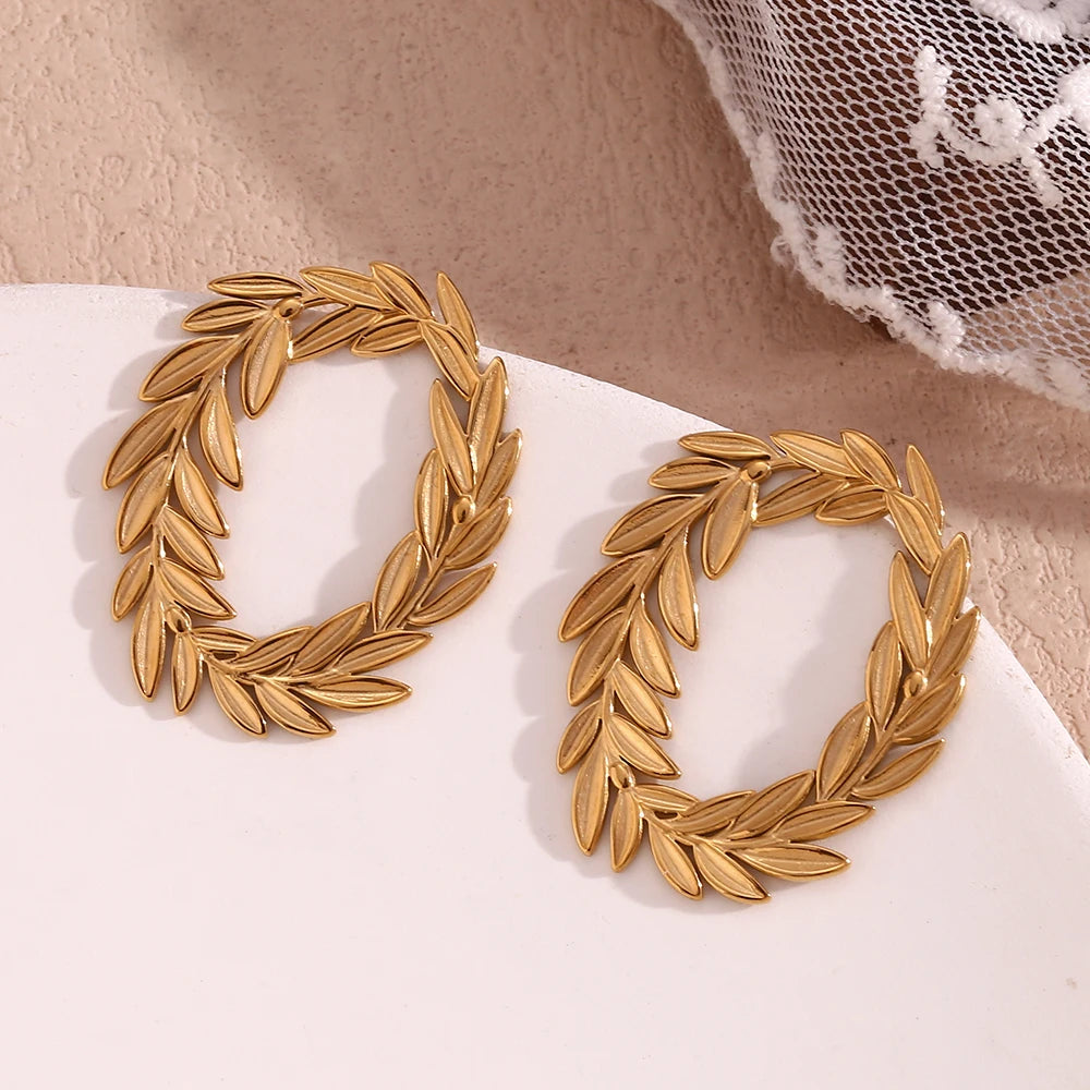 Pendientes de aro de hoja en forma de anillo en O impermeables, pendientes simples de acero inoxidable 316L, joyería chapada en oro de 18K para mujer