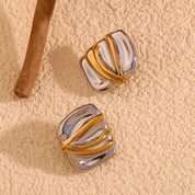 Pendientes geométricos de oro