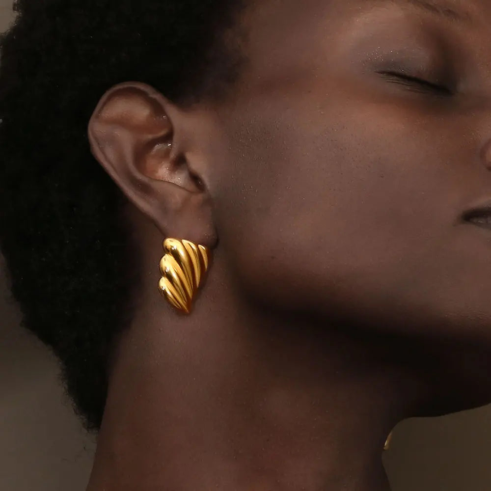 E.B.belle 2025 nueva tendencia pendiente con forma de ala para mujer accesorios de joyería chapados en oro de 18K de acero inoxidable brillante