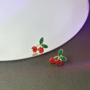 Pendientes de tuerca de cereza roja con diamantes de imitación para mujer, aretes pequeños y frescos, aretes de fruta dulce, temperamento, regalos de joyería de fiesta avanzados