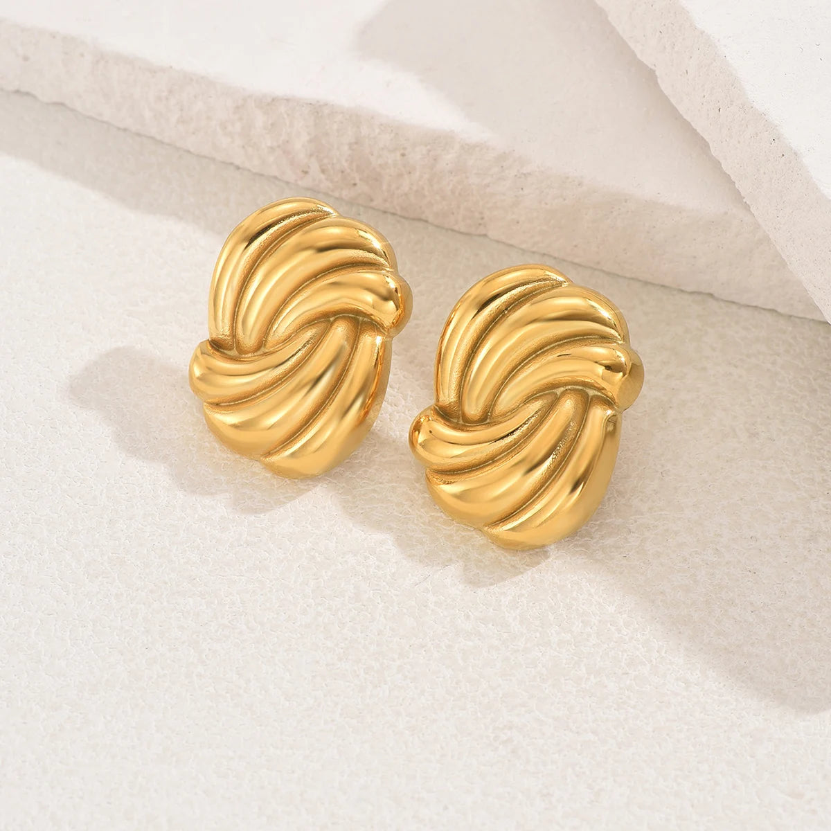 Pendientes geométricos de moda para mujer, pendientes de Metal de Color dorado para mujer, uso diario, estilo Simple, la mejor joyería Gitf