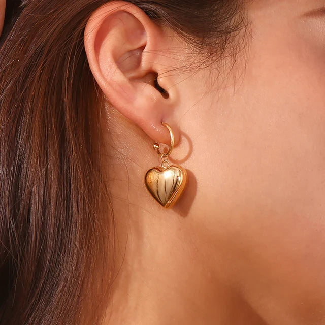 Pendientes elegantes de corazón