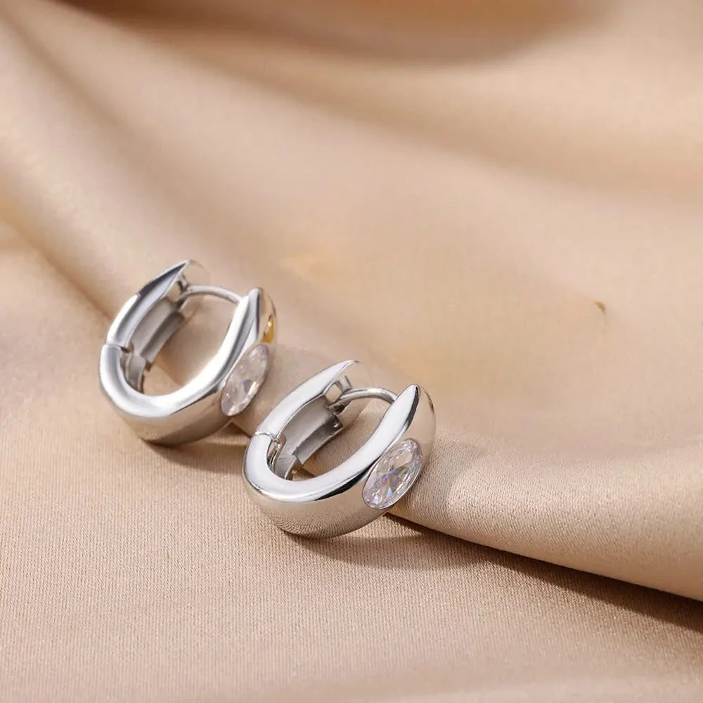 Pendientes de aro de circonia Retro para mujer, aretes perforados de acero inoxidable, pendientes de diseño de nicho simples de lujo ligeros