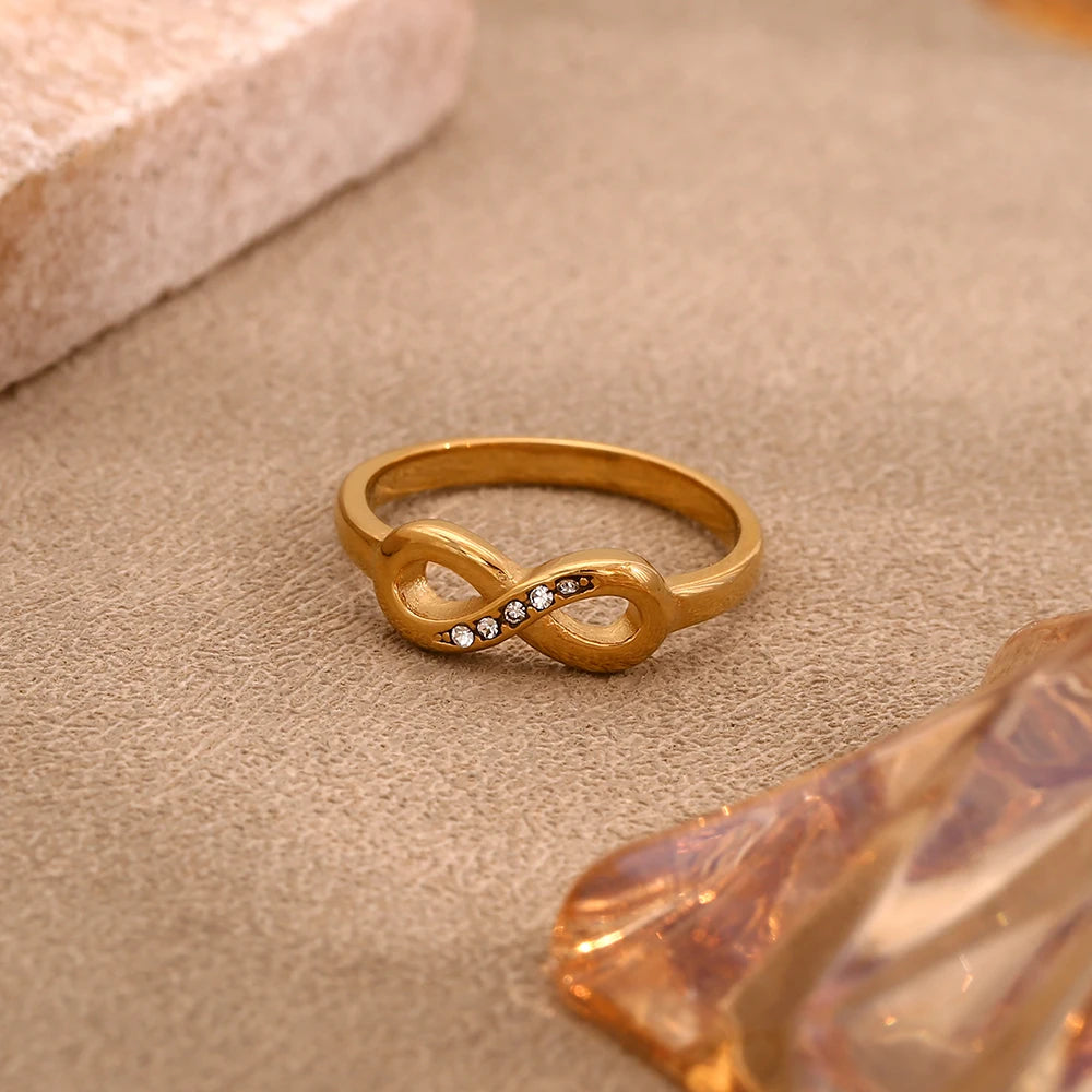 Anillo minimalista de diamantes