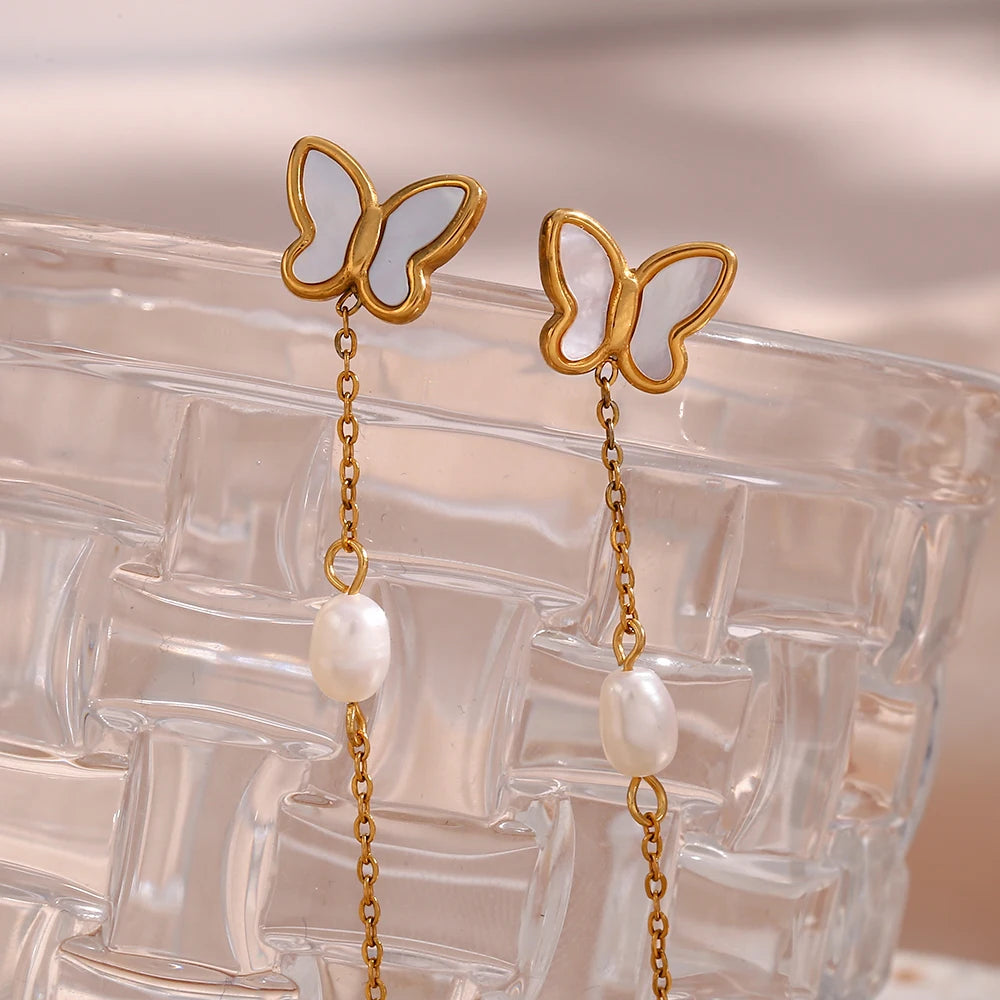 Elegantes pendientes de mariposa