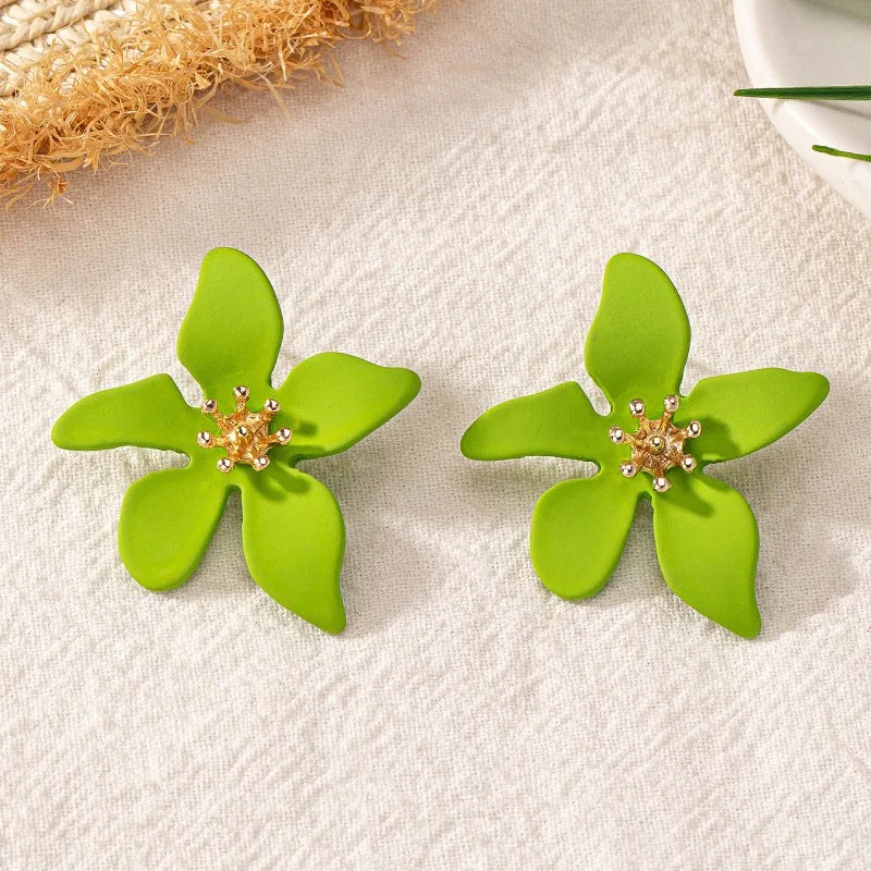 Pendientes de tuerca con elemento floral, accesorios para las orejas de temperamento Retro, regalo de fiesta, joyería de moda OL E482