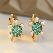 Pendientes de aro con forma de tortuga marina para mujer, piedra de circón verde, Color dorado Vintage, hebilla pequeña para oreja, joyería de boda, regalo para el día de la madre