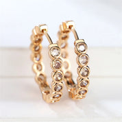 Pendientes de aro redondos negros pequeños y bonitos de lujo para mujer, joyería de boda de piedra de circón de Color dorado a la moda para mujer