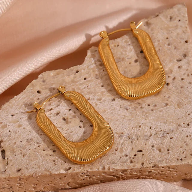 Pendientes elegantes con textura