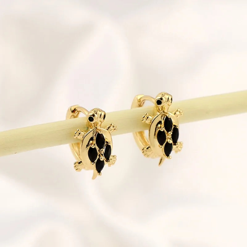 Pendientes de aro de tortuga pequeños para mujer, piedra ovalada de cristal negro Vintage, Color dorado antiguo, joyería de animales, regalo de boda