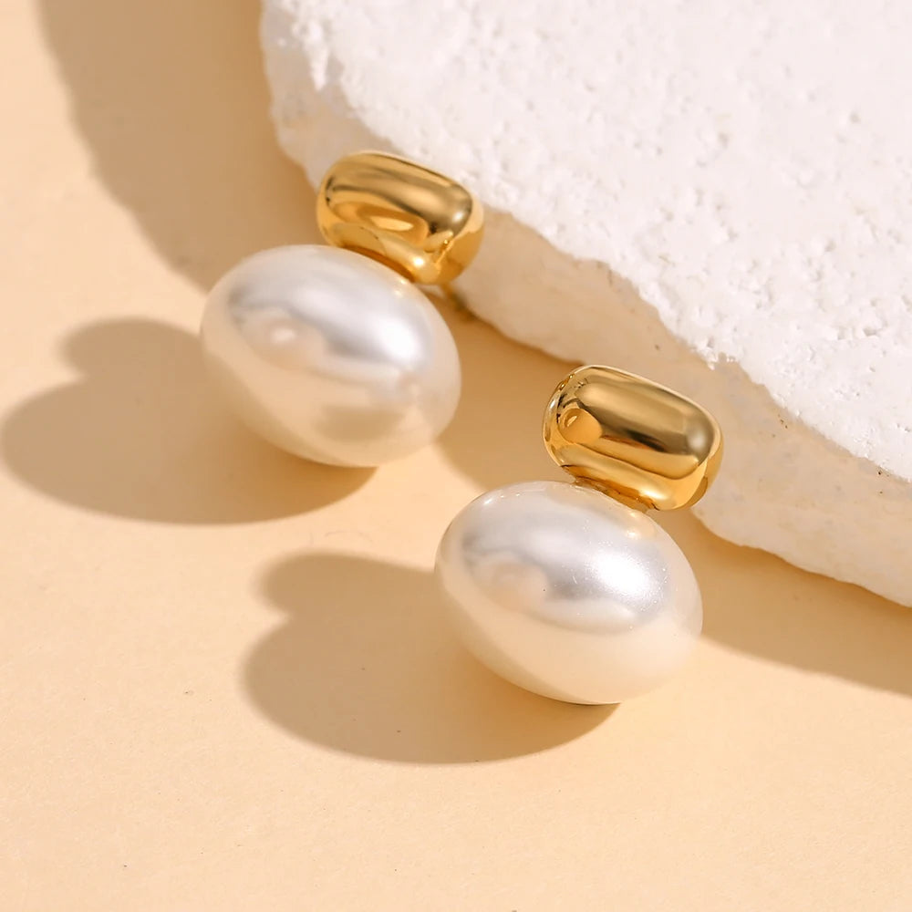 E.B.belle-pendientes de perlas de imitación de Color dorado sin deslustre, aretes de estilo minimalista para mujeres y niñas elegantes, resistentes al agua